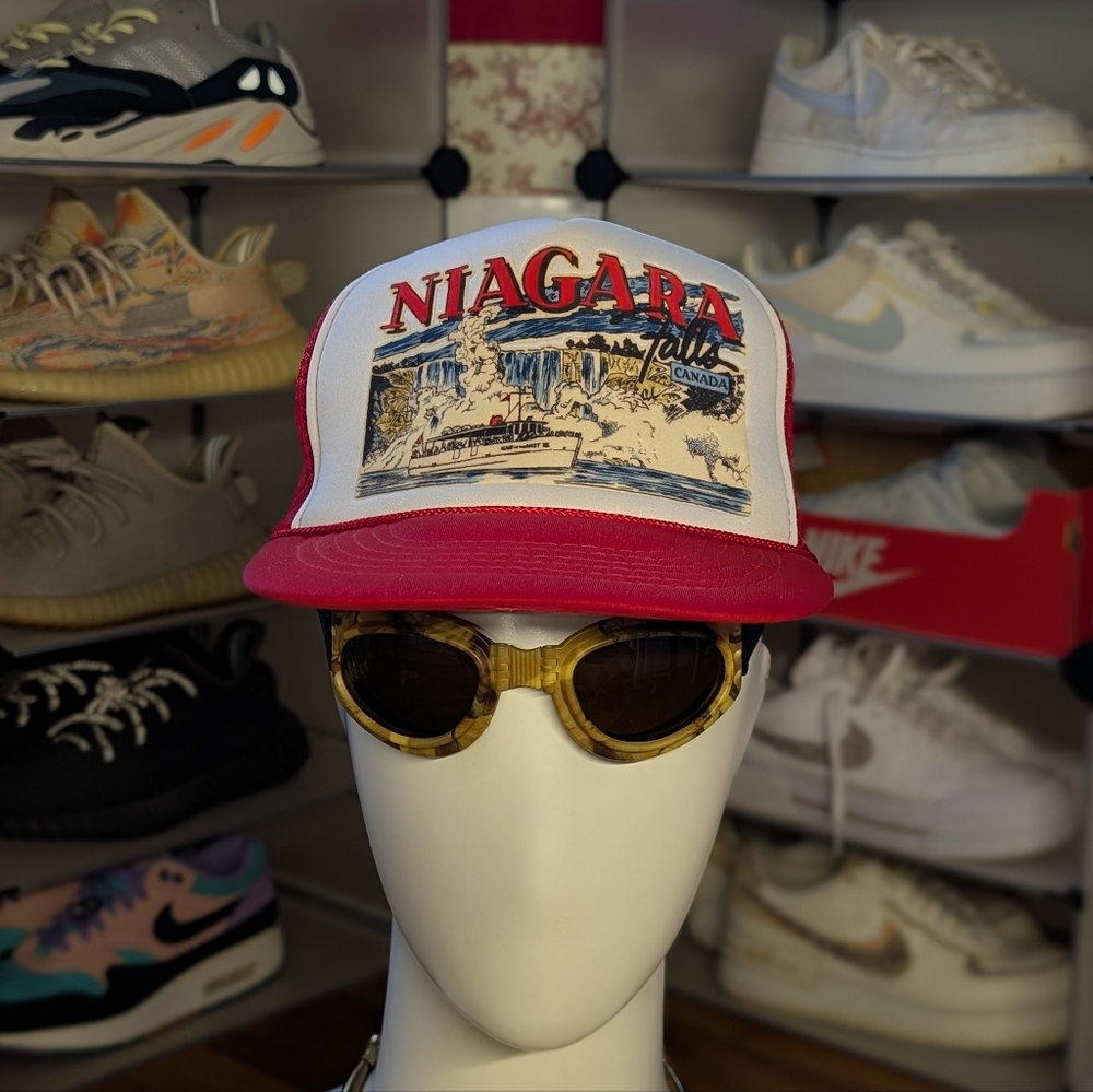 Niagara Falls Vintage Trucker Hat (OS)